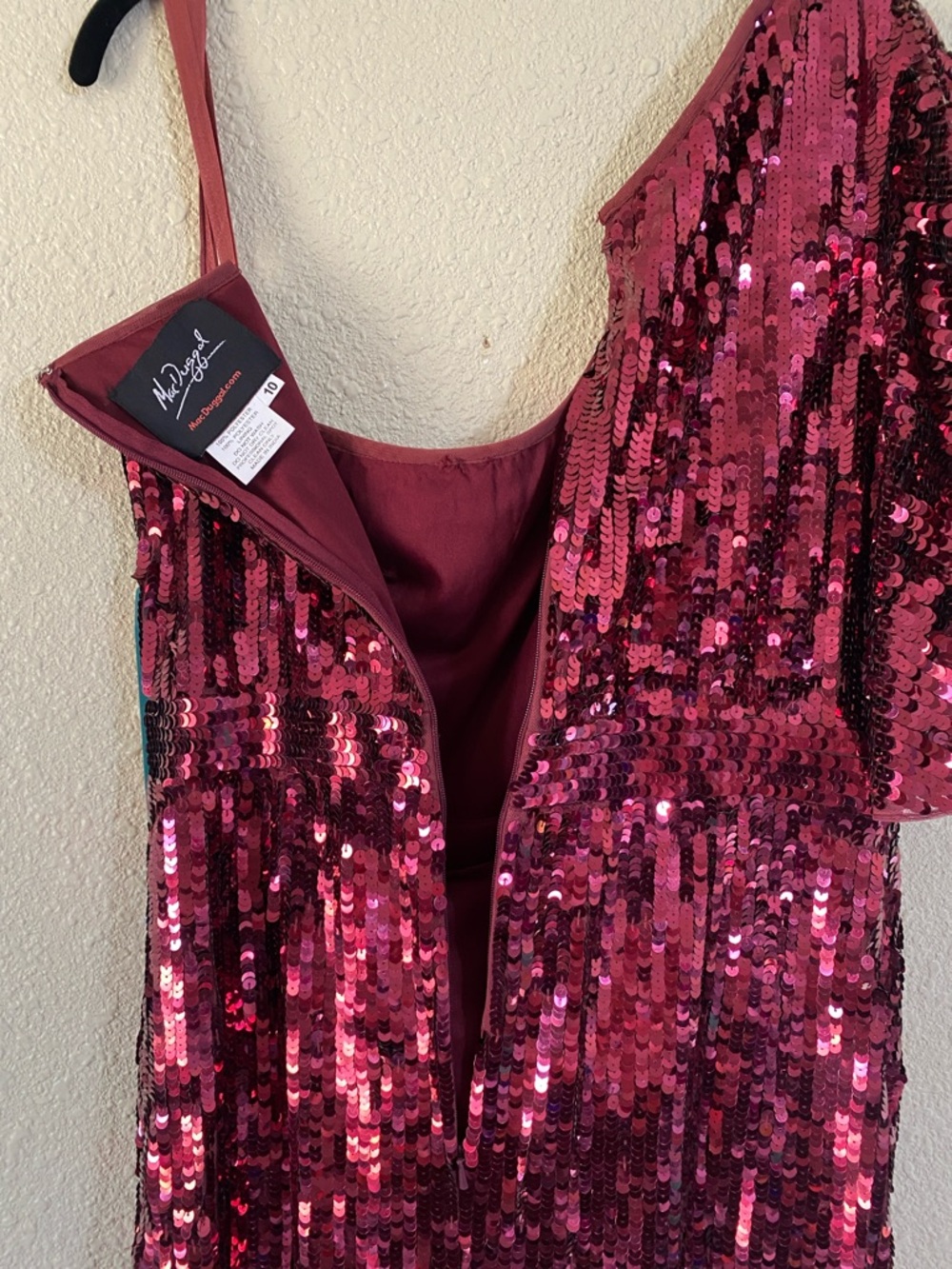 NWT Mac Duggal Red Bell Sleeve One Shoulder Sequined Gown 93540 Size 10 - Picture 15 of 16